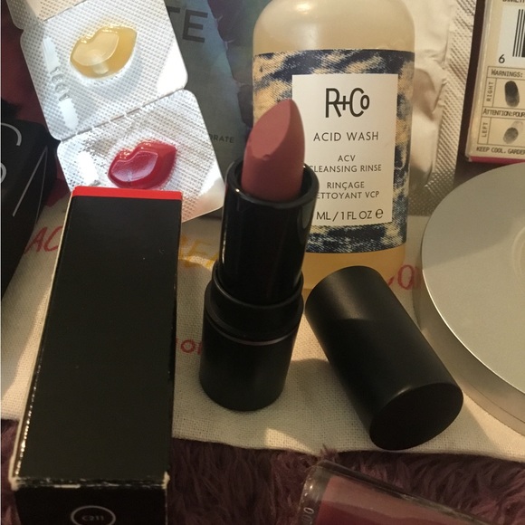 Brand New High End Make-Up Bundle - Picture 14 of 16